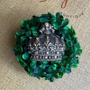Crown Candle Pin